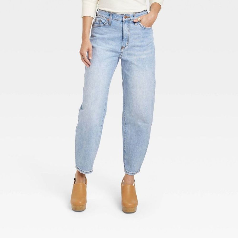Women's Super-High Rise Tapered Balloon Jeans - Universal Thread Light Wash